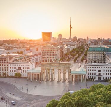 hlcom_office-mobile-banner-berlin_shutterstock_1087195121 HLcom_Office mobile banner-Berlin_shutterstock_1087195121